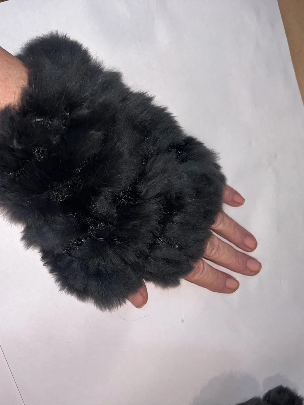✨ NEVER WORN!! Luxury Jocelyn Real Fur Trim Fingerless Gloves ✨